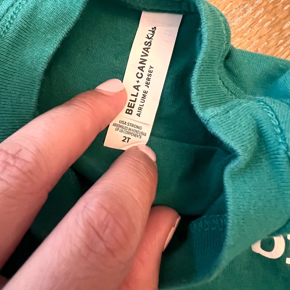 Kids tee 💚 - Picture 2 of 3